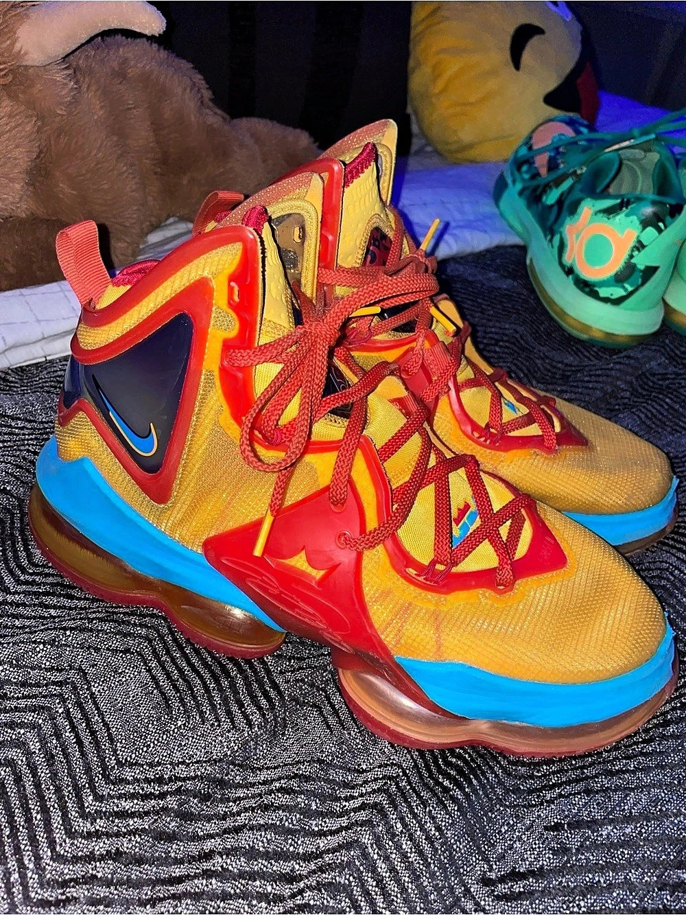 Nike LeBron 19 Tune Squad Men's Sneakers Yellow & Red